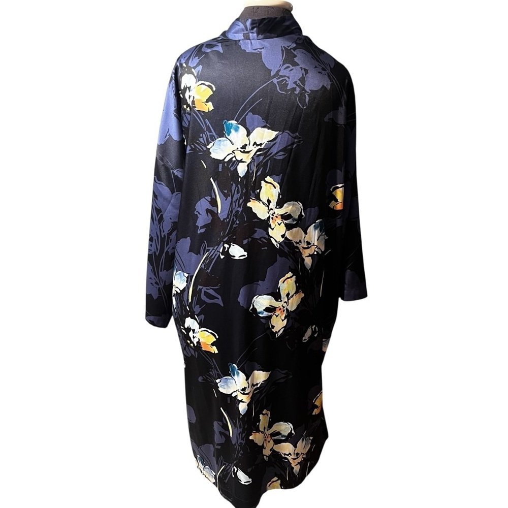 Reversible Navy Floral Satin Japanese Kimono Large - Picture 3 of 8